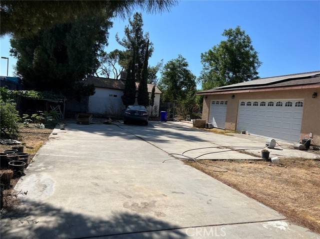 Fontana, CA 92335,8636 Cypress Avenue