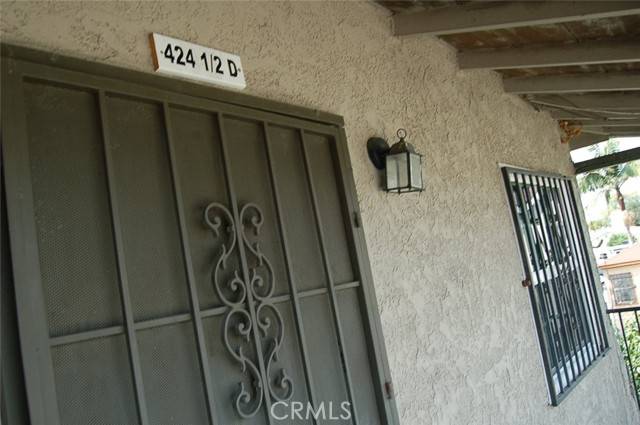 Compton, CA 90220,422 W Palm Street #424 1/2D