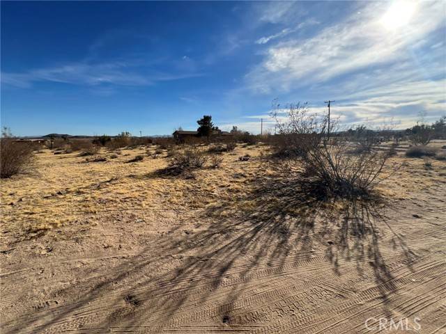 Landers, CA 92285,1567 Dakota Lane