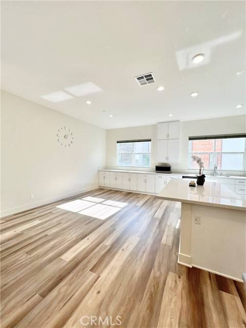 Anaheim, CA 92805,969 E Mason Lane #102