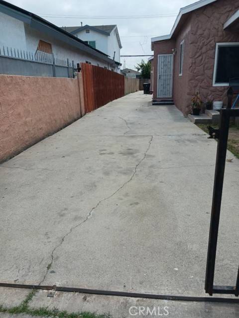 Los Angeles, CA 90002,1616 E 87th Street