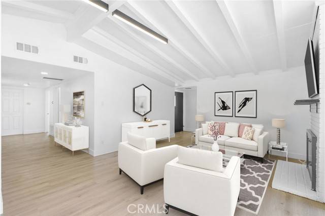 Winnetka, CA 91306,20321 Hamlin Street