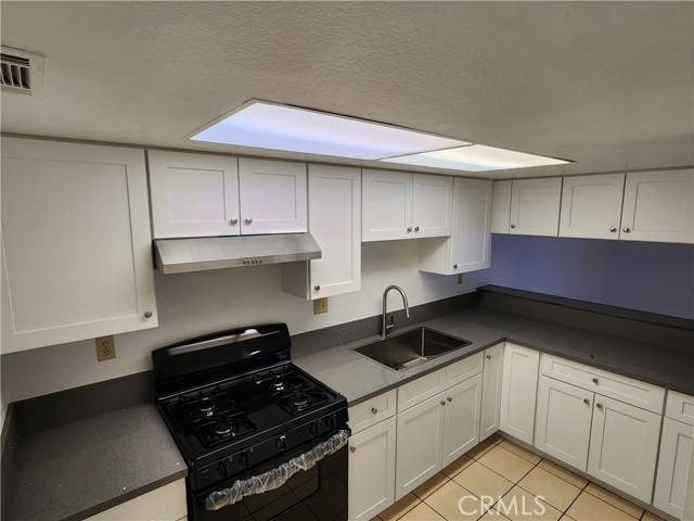 Ontario, CA 91764,1452 E 5th Street #3