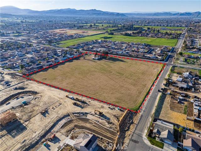 San Jacinto, CA 92582,1817 W 7th