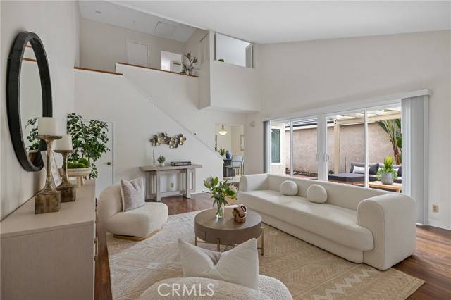 Irvine, CA 92618,12 Windrow