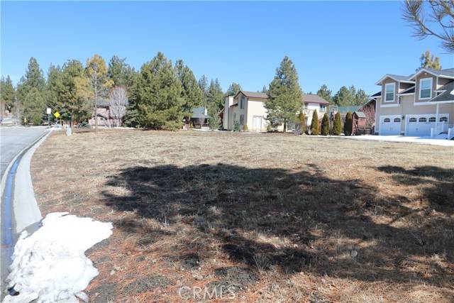 Big Bear Lake, CA 92315,275 Meadow
