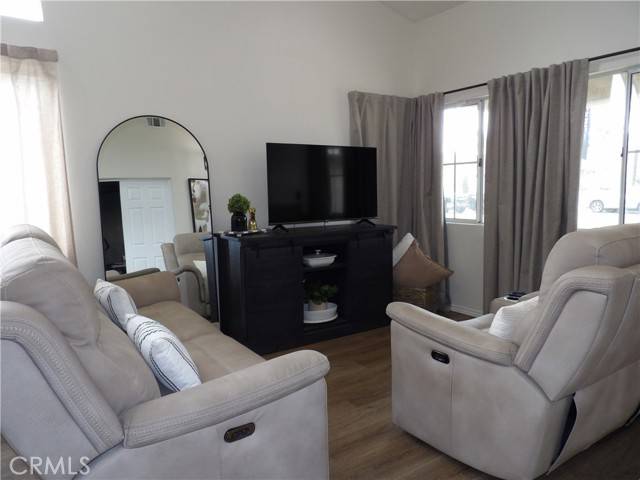 Rialto, CA 92377,4012 Larkspur Avenue