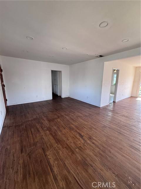 Compton, CA 90220,15407 S Visalia Avenue