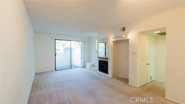 Van Nuys, CA 91405,7311 Kester Avenue #11