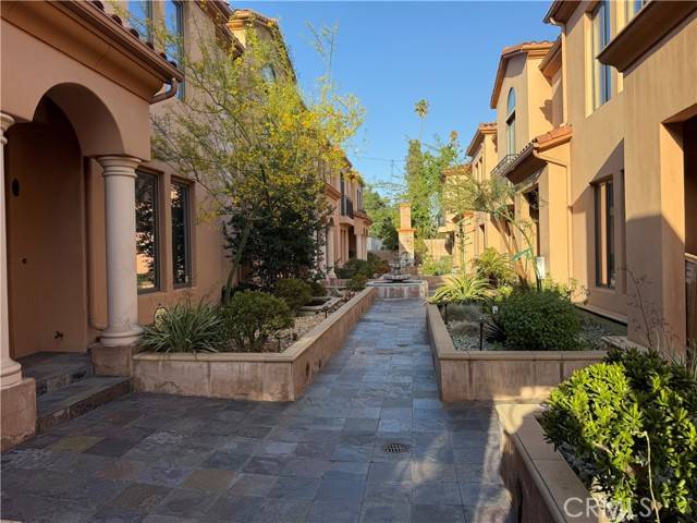 Pasadena, CA 91106,68 N Allen Avenue #10