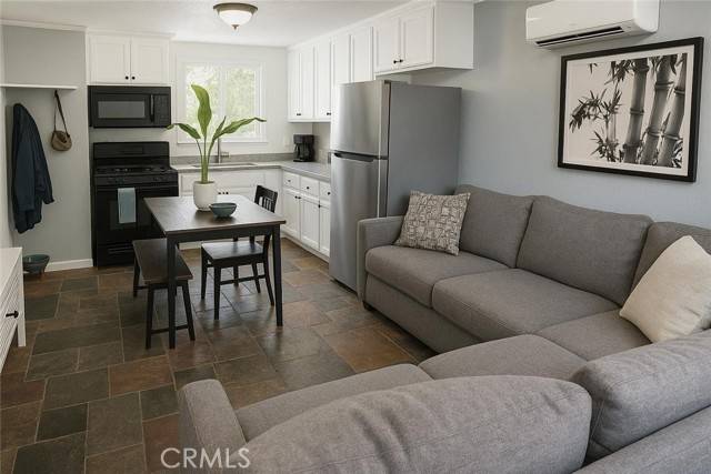 El Cajon, CA 92019,1233 Bonita Way