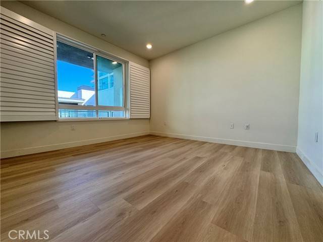 Irvine, CA 92612,2536 Nolita