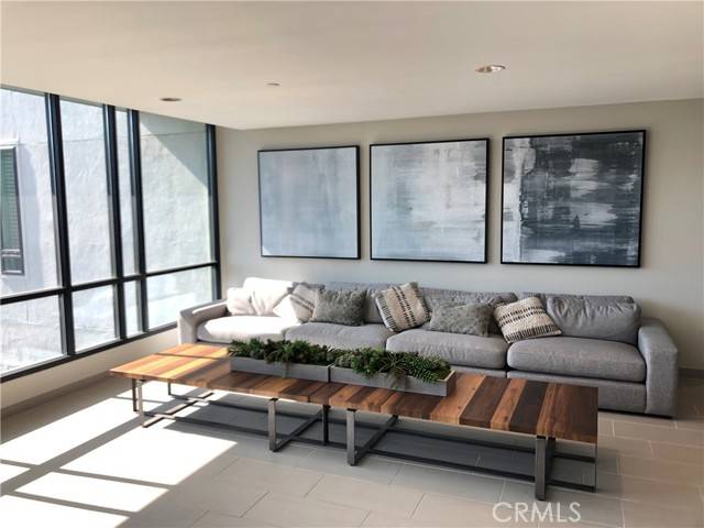 Irvine, CA 92612,2536 Nolita