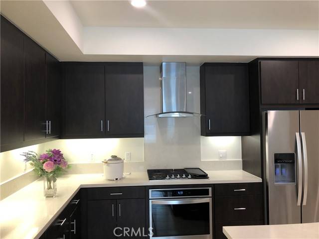 Irvine, CA 92612,2536 Nolita