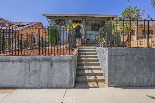 Los Angeles, CA 90065,2653 Alice Street