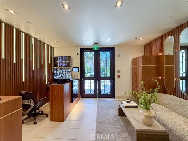 Beverly Hills, CA 90210,443 N Palm Drive #502