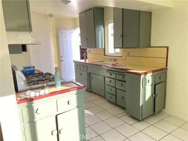 Glendora, CA 91741,136 S Barranca Avenue