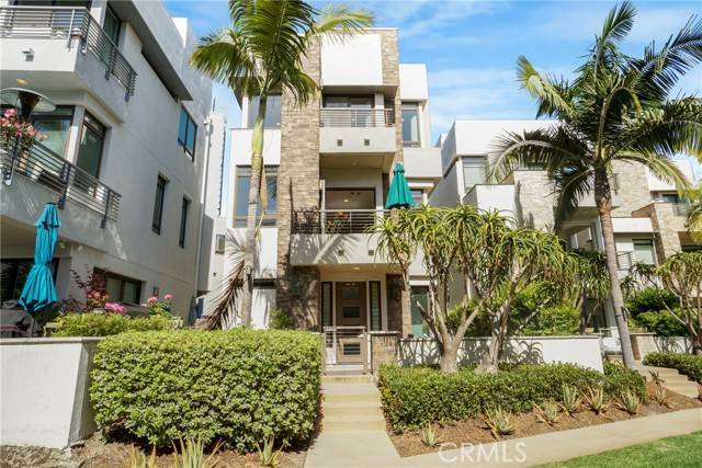 Playa Vista, CA 90094,5823 Seahorse Court