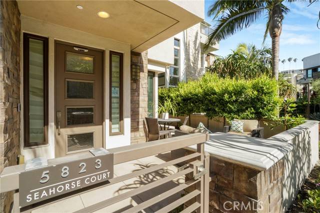 Playa Vista, CA 90094,5823 Seahorse Court
