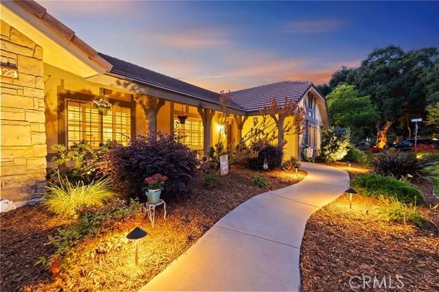 Glendora, CA 91741,323 N Hacienda Avenue