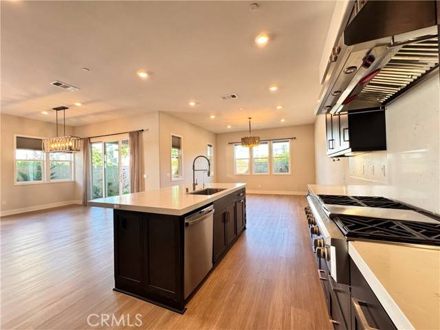 Irvine, CA 92618,325 Sawbuck