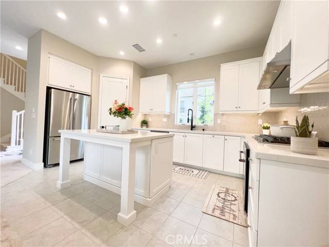Irvine, CA 92618,115 Montero