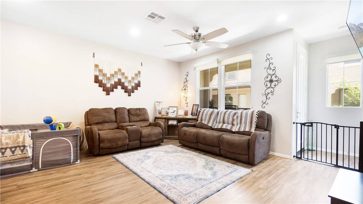 Eastvale, CA 91752,6359 Serpens Court
