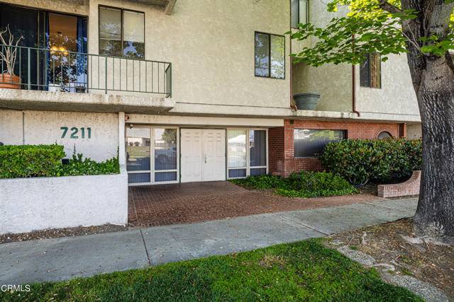 Winnetka, CA 91306,7211 Cozycroft Avenue #36