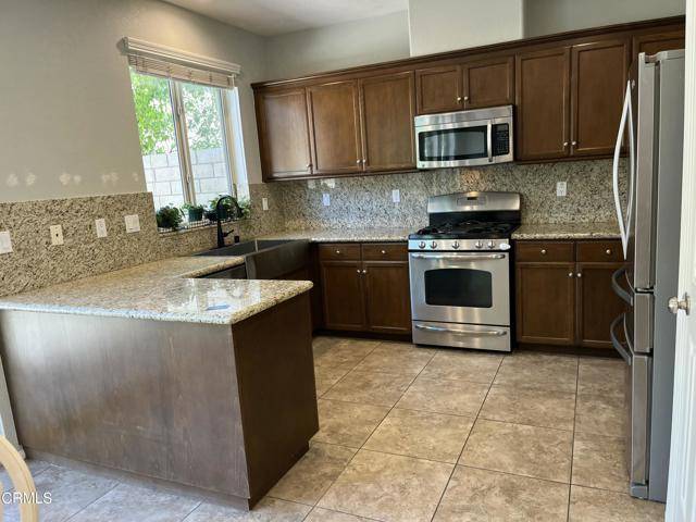 Moorpark, CA 93021,6809 Simmons Way