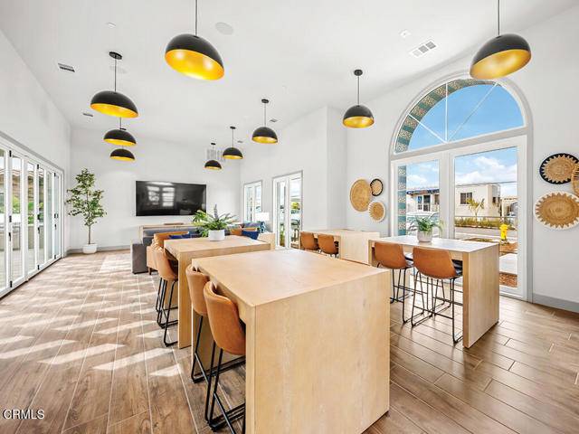 Camarillo, CA 93012,593 Via Chelsea