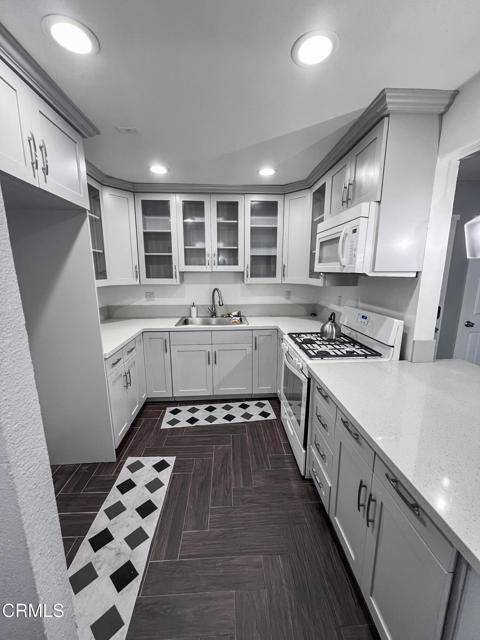 Huntington Park, CA 90255,7018 Rita Avenue #310