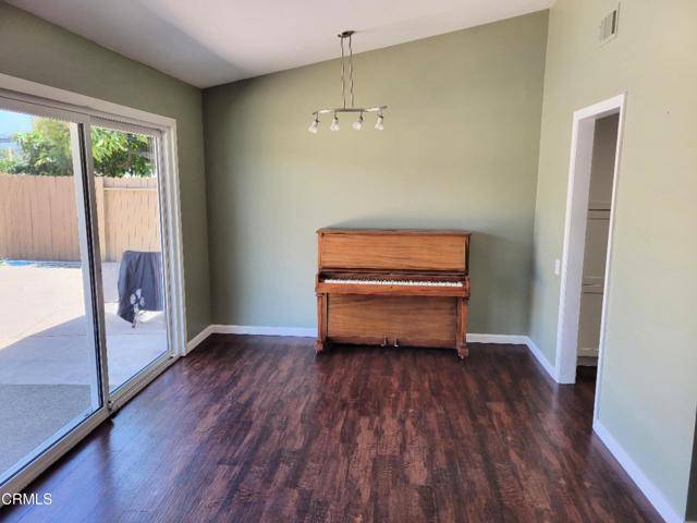 Ventura, CA 93003,6673 Sora Street