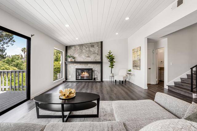Woodland Hills, CA 91364,22769 Macfarlane Drive
