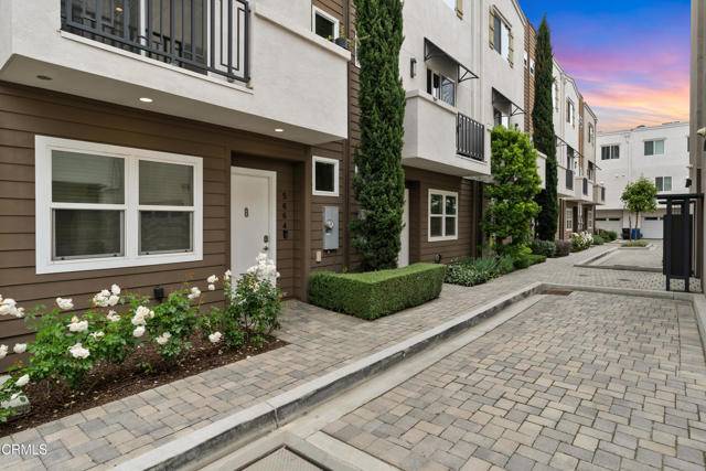 Van Nuys, CA 91401,5662 Hazeltine Avenue