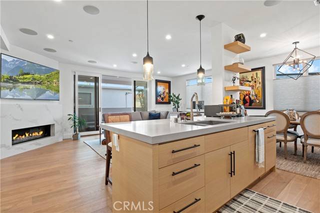 Corona Del Mar, CA 92625,304 Iris Ave