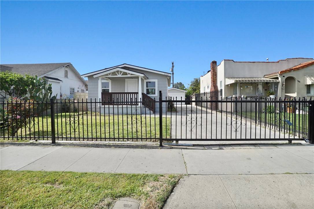 Maywood, CA 90270,3722 E 58th Street