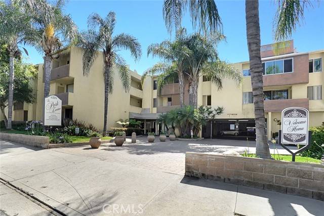 Encino, CA 91316,5325 Newcastle Avenue #315