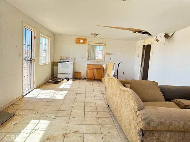 29 Palms, CA 92277,81118 Screech Owl Road