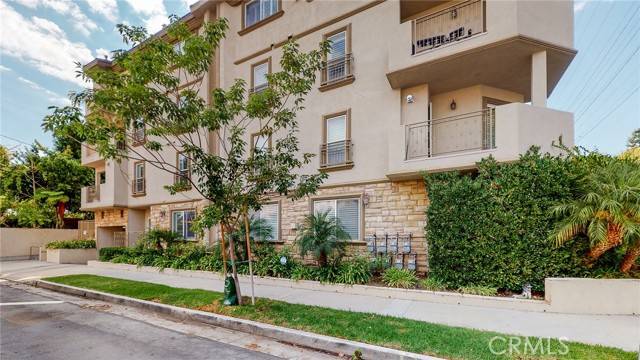 North Hollywood, CA 91602,11540 Moorpark Street #103