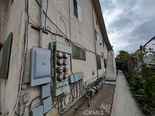 Los Angeles, CA 90007,150 W 33rd Street
