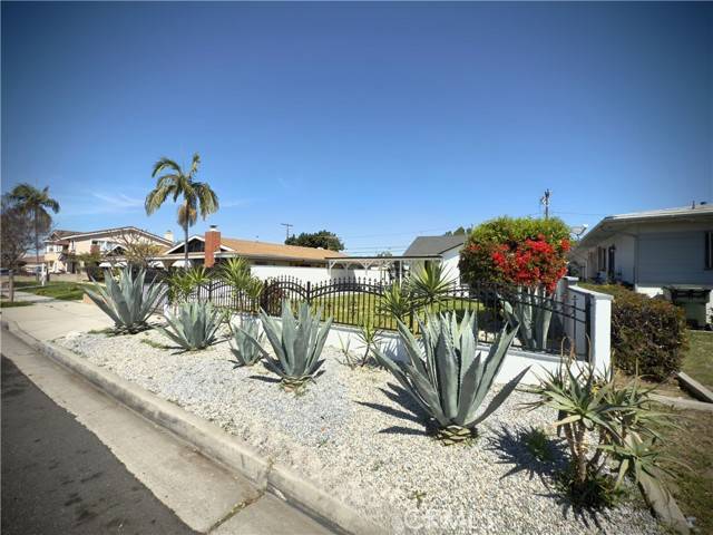 Downey, CA 90242,8231 Comolette Street