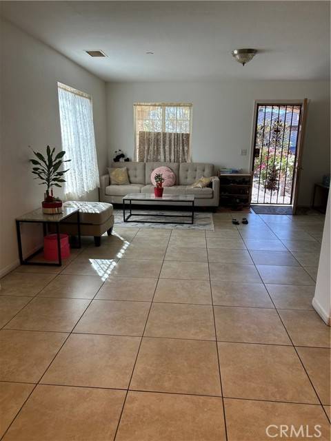 Montebello, CA 90640,328 N 18th Street