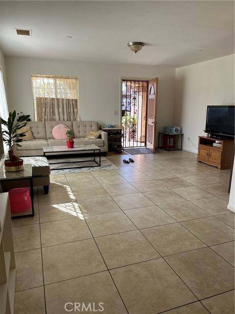 Montebello, CA 90640,328 N 18th Street