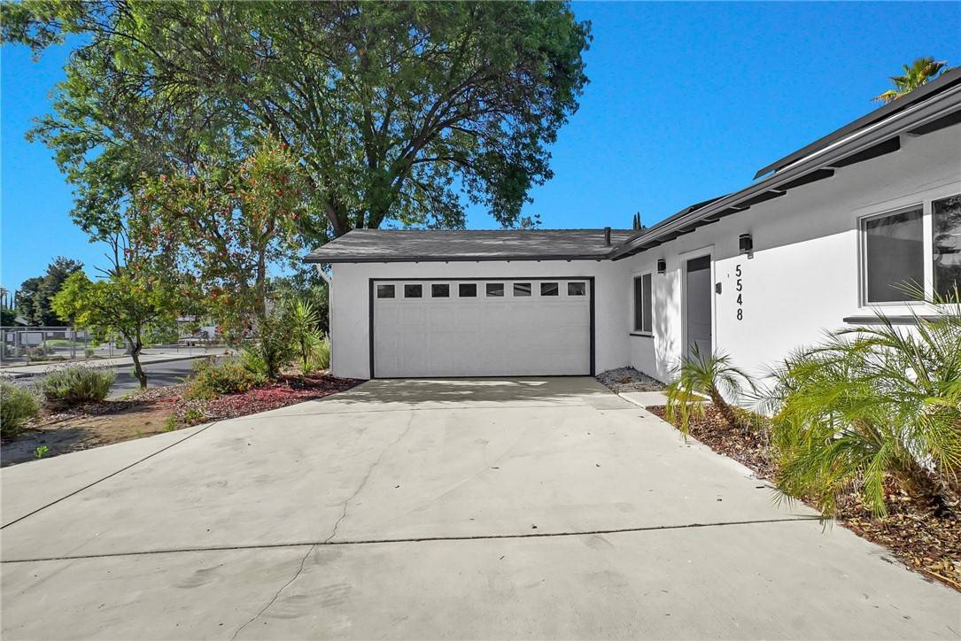 Los Angeles, CA 91367,5548 Irondale Avenue