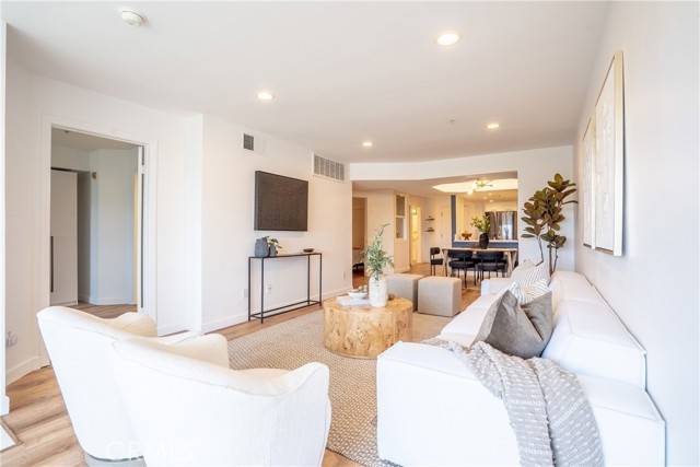 Los Angeles, CA 90032,4755 Templeton Street #2112