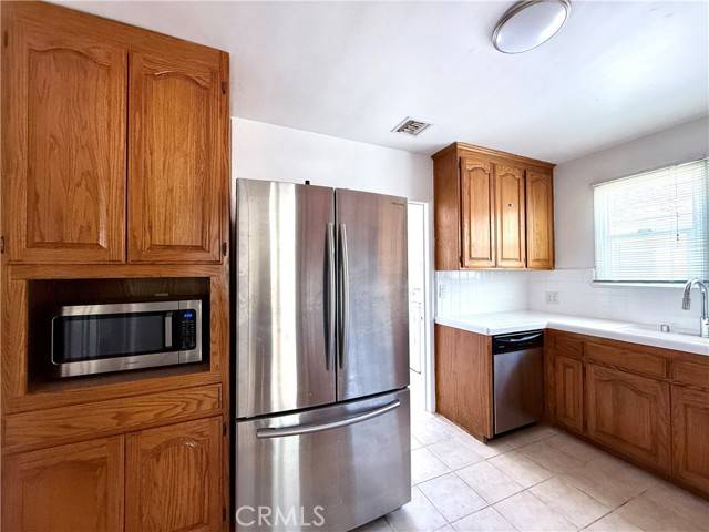 Encino, CA 91316,4910 Newcastle Avenue