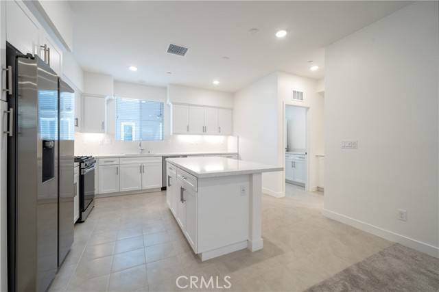Santa Fe Springs, CA 90670,11741 FLORENCE #4
