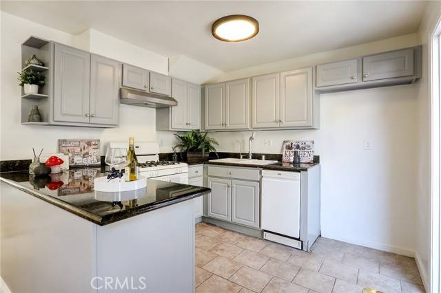 Winnetka, CA 91306,20234 Cohasset St #3