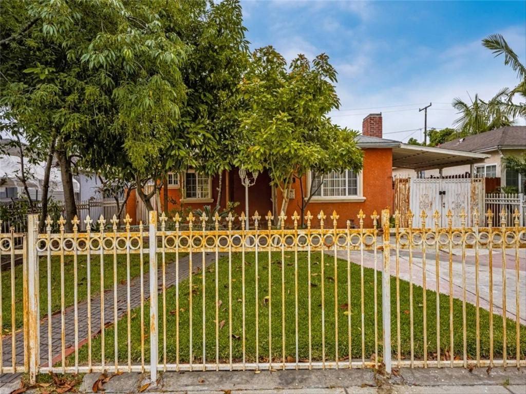 Lynwood, CA 90262,10933 Sampson Avenue