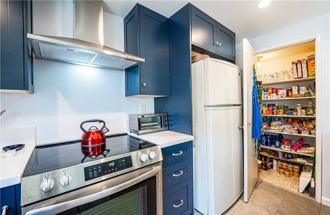 Northridge, CA 91324,9739 Reseda Boulevard #36